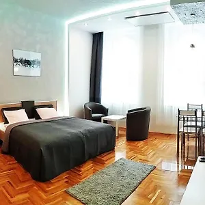 Apartment Unique Town Apartment. Clear Comfort., Budapest