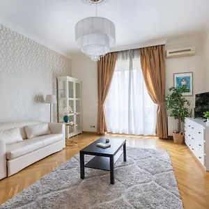 Apartment Gde Karoly Apartmant, Budapest