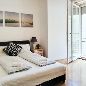 Apartment Gold Rose With 3, Budapest