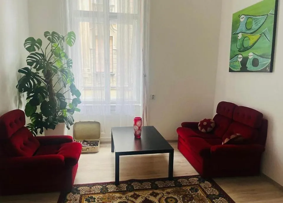 Homestay Doxie Hostel - Beds And Dorms Budapest Hungary